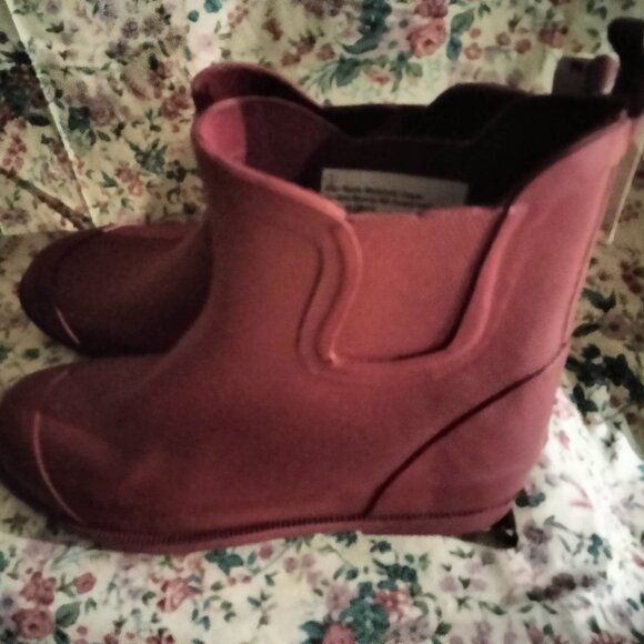 Cat & Jack Rain Boots/ Snow Boots Sizes: 3, Burgundy NWOB - Picture 3 of 8